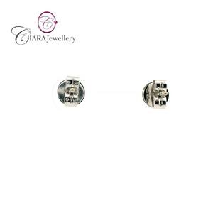 ต่างหูเพชรแท้ทรงเหลี่ยมบริลเลียนท์ 0.22 กะรัต G/VS ทองคำขาว 18K ดีไซน์เรียบหรู สวยงาม เหมาะสำหรับทั้งชายและหญิง - Product Image 3