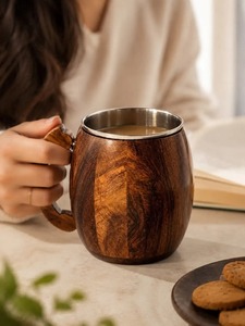 Meilleur Mug à Bière en Bois en Forme de Seau avec Poignée Sculptée en Acier Inoxydable – Offre Exceptionnelle - Product Image 1