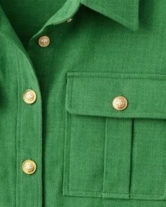 Conjunto de dos piezas verde para mujer, camisa de manga corta con botones y pantalones cargo de pierna ancha, conjunto informal de verano para mujer para uso diario. - Product Image 3