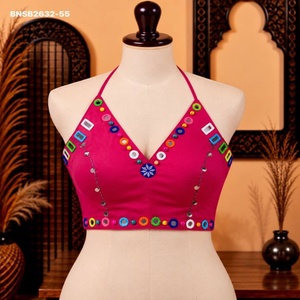 Colección de blusas con cuello halter para festivales, de buena calidad, con trabajo de múltiples hilos, espejos, Kodi, monedas y Kantha. Proveedor mundial. - Product Image 1