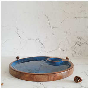 Bandeja ovalada de madera con incrustaciones de mármol azul y dorado, diseño moderno de lujo hecho a mano para uso en comedor y hostelería. - Product Image 4