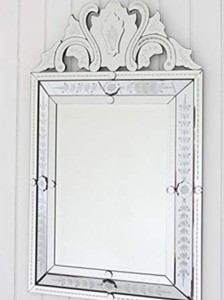 Miroir en verre vénitien élégant avec gravures florales ornementales, bords biseautés et charme vintage sophistiqué - Product Image 1