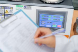 Quan Chi Impresión digital personalizada Tinta UV Tela de lona de algodón Peso medio Resistente al encogimiento Bolsas de secado rápido para niñas Camisas Trajes - Product Image 5