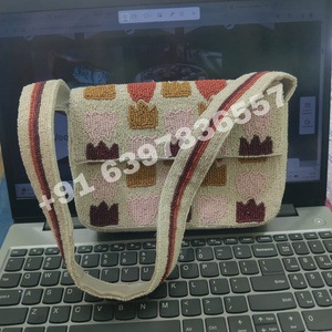 Bolso Bandolera de Tela Crema con Cuentas de Flor de Tulipán para Mujer, Cartera de Noche Floral con Correa Larga, Bolso de Hombro con Patrón Geométrico y Cuentas - Product Image 1