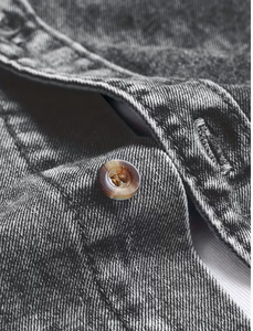 Chemise en jean slim respirante pour homme, manches longues, col rabattu, 100 % coton, délavage moyen, style décontracté, toutes saisons - Product Image 4