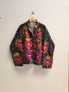 Chaqueta Boho de Terciopelo Verde Oscuro con Bordado de Corazón Suzani, Inspirada en el Estilo Uzbeko, Hecha a Mano, Abrigo Bohemio - Product Image 4