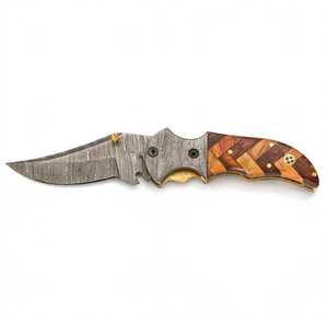 มีดพับเหล็กดามัสกัสทำมือ ยี่ห้อ Iron Crown Forge ด้ามไม้ลาย Parquet แบบ OEM พร้อมปุ่มกดนิ้วโป้งทองเหลือง สำหรับงานครัว - Product Image 5