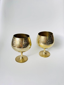 Juego de 2 Copas de Vino Grabadas en Latón Estilo Vintage, Copas Decorativas para Aniversario, Inauguración de Casa y Regalos Corporativos - Product Image 1