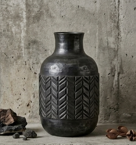 Jarrón Decorativo Redondo de Mesa, Negro Mate Industrial, Hecho a Mano, con Patrón de Espiga, para Decoración del Hogar - Product Image 4