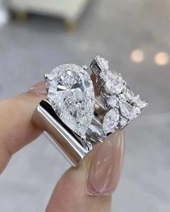 Anillo de Diamante Cultivado en Laboratorio con Corte de Pera, Chapado en Oro Blanco, Anillo de Moissanita para Novia, Joyería con Forma de Pera Ovalada, Regalo - Product Image 3