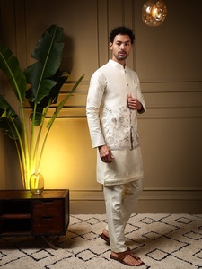 Ensemble Koti Kurta brodé de haute qualité pour hommes, collection mariage, provenant d'un fournisseur et exportateur indien. - Product Image 3