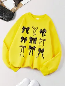 เสื้อฮู้ดผ้าฟลีซพิมพ์ลายแนวฮิปฮอปสำหรับผู้หญิงใส่ในฤดูใบไม้ร่วงแนวสตรีทฮิปฮอปแบบสวมหัวมีโบว์ด้านหน้า - Product Image 4