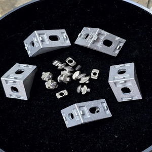 Soporte de Esquina 4545 - Conector de Esquina de Aleación de Aluminio para Estructuras Industriales y CNC - Product Image 4