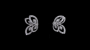 Élégantes boucles d'oreilles clous en or 18 carats, inspirées des papillons, avec diamants de laboratoire taille marquise, certifiées IGI – Cadeau de luxe pour mariage ou soirée - Product Image 2