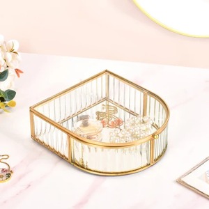 Boîte à bijoux classique en or avec miroir en verre, coffre de rangement en laiton, design multifonctionnel pour salon - Product Image 3