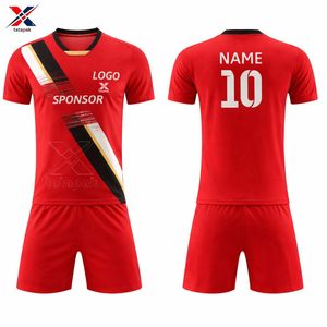 Ensemble de maillots et shorts de football respirants à séchage rapide haute performance 100% polyester unisexe pour adultes Tenue officielle d'équipe Vente en gros - Product Image 4