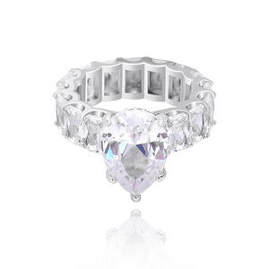 Anillo de cóctel con forma de corazón para mujer, chapado en plata, circonita cúbica, engaste de púas con piedra de pera, estilo glamuroso, anillo de compromiso y boda - Product Image 4