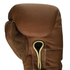 ถุงมือคิกบ็อกซิ่งสำหรับผู้ใหญ่รุ่นใหม่ล่าสุด ดีไซน์คลาสสิคแบบมืออาชีพ ผลิตจากหนังแท้ สำหรับการฝึกซ้อมและการต่อสู้ มีจำหน่ายแล้ว - Product Image 4