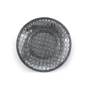 Plat décoratif rond en céramique écologique avec texture damier polie, style glamour fait main pour la présentation sur table de fête - Product Image 2