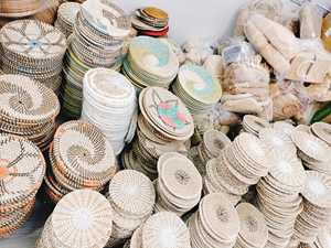 Assiette décorative en jonc de mer tissé à la main, texture naturelle et charme rustique, parfaite pour la décoration murale ou les accents de table dans n'importe quel espace. - Product Image 6