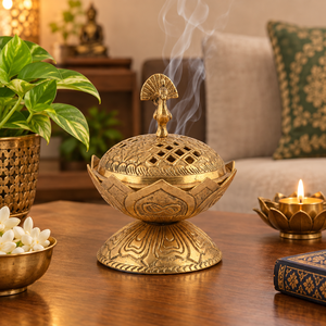Encensoir en laiton Paon avec base Lotus, couvercle filigrané sculpté, en métal doré, pour Bakhoor et Dhoop, décoratif pour temple - Product Image 3