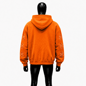 Sudadera con capucha y cremallera completa naranja con pedrería, estilo streetwear de lujo, con adornos, tela texturizada, ajuste brillante - Product Image 2