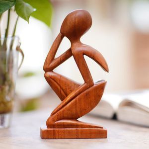 Sculpture de yoga en bois au fini naturel, pose artistique, pour la décoration de la maison, du salon et du studio de yoga - Product Image 1
