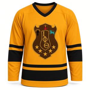 Camiseta de hockey para hombre Iota Phi Theta, color dorado y negro, cuello en V, manga larga, con escudo griego, jersey deportivo de fraternidad, ropa de equipo. - Product Image 3