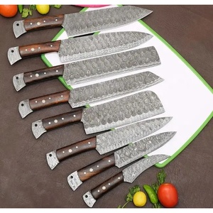 Juego de Cuchillos de Chef Profesionales de Acero de Damasco Hechos a Mano por Ahmad Fabric, 8 Piezas, Mango de Resina, Funda de Cuero, Diseño Moderno, Personalizable - Product Image 4