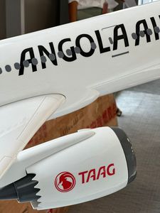 Hersteller Angola Airline 150cm Boeing <span class=keywords><strong>B787</strong></span>-9 <span class=keywords><strong>Dreamliner</strong></span> 1 72 Flugzeug modell Custom Resin Plastic Aircraft Model Kits