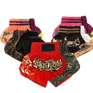 Pantalones Cortos de Boxeo Muay Thai con Logotipo Personalizado, Pantalones Cortos de Entrenamiento de Satén Ligeros, Estilo Tailandés, para Artes Marciales, Personalizables - Product Image 4