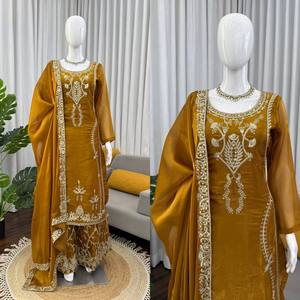 Ensemble haut de gamme en soie JMC avec dupatta, broderie détaillée et travail de sequins - Product Image 4