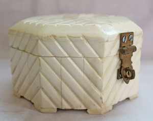 Caja de Joyería Hecha a Mano con Incrustaciones de Hueso, Caja Decorativa Tallada en Hueso, Caja de Almacenamiento de Estilo Vintage, Caja de Regalo para Decoración del Hogar - Product Image 1