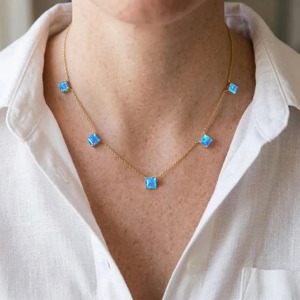 Collier en opale bleue plaqué argent, coupe Asscher, avec maillons, tendance, minimaliste, délicat, bijoux en opale pour femme - Product Image 4