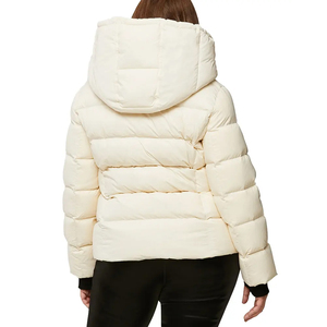 Veste matelassée pour femme, style tendance et élégant, look classique, coupe ajustée, confortable et durable - Product Image 2