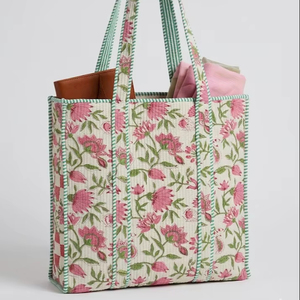 กระเป๋าผ้าฝ้ายลายดอกไม้แบบควิลท์ ทำมือ พิมพ์ลายบล็อกอินเดีย กระเป๋าสะพายไหล่สำหรับผู้หญิง - Product Image 1