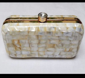 Pochette en résine faite à la main rustique et moderne Sac à main unique pour femme Sac de soirée élégant pour occasions spéciales - Product Image 6