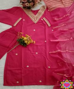 ชุดเสื้อผ้าฝ้ายปักลายแฟนซีพร้อมผ้าคลุมไหล่ สไตล์หรูหราสำหรับงานเทศกาล มีสินค้าพร้อมส่ง ราคาขายส่ง หลายสี - Product Image 5