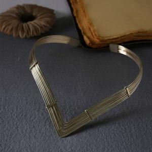 สร้อยคอรูปตัววีสีเงิน สร้อยคอหลายเส้น เครื่องประดับสไตล์มินิมอล - Product Image 5