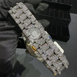 นาฬิกาข้อมือผู้ชาย Splendid Gift Jewelry ประดับเพชร หน้าปัดอนาล็อก ควอตซ์ ขนาด 28 มม. สายเงิน ประดับโมอิสซาไนต์ กระจกแซฟไฟร์ กลไก ETA กันน้ำ 10 เมตร - Product Image 6