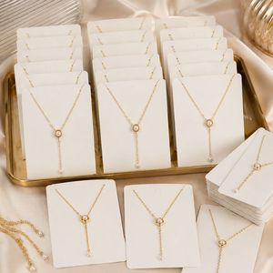 Collier élégant en laiton avec fausses perles, plaqué or, bijoux de mode pour femmes, vente en gros - Product Image 2