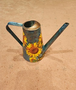 เหยือกน้ำรดน้ำลายดอกทานตะวันสไตล์วินเทจ สำหรับทำสวนขนาดเล็ก DIY และโครงการปลูกสมุนไพร และใช้เป็นอุปกรณ์รดน้ำสวนในชีวิตประจำวัน - Product Image 5