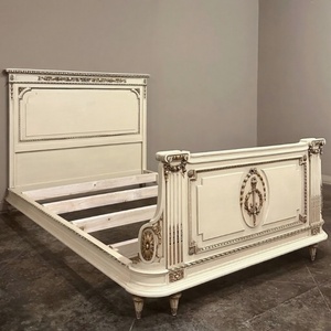 Juego de Dormitorio de Lujo en Madera de Teca Sólida, Estilo Neoclásico Italiano, Cama King Size Color Crema, Cabecera y Pie de Cama, 2 Mesitas de Noche, Estilo Villa - Product Image 4