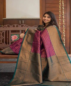 Sari Tradicional Indio de Seda, Estilo Banarasi, Color Morado y Dorado, con Borde Decorado, para Bodas, Largo hasta el Suelo, para Mujer - Product Image 5