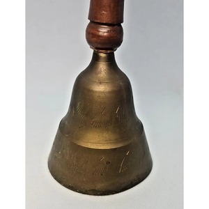 Maravillosa campana de mano de latón para templo, pooja, servicio doméstico, llamadas y entrenamiento, con mango de madera y campana de mano clásica de latón. - Product Image 2