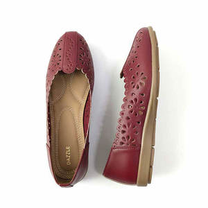 Escarpins pour femmes en similicuir de qualité supérieure, durables, à enfiler, avec couleur et taille personnalisables et marque privée - Product Image 1