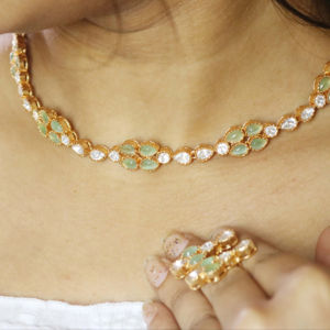 Pendientes de latón chapados en oro de 18k, joyería hecha a mano para ella - Conjunto de collar y pendientes - Product Image 1