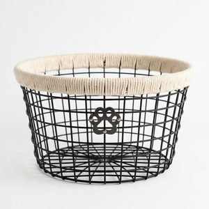 Panier en fil de fer galvanisé noir mat de 36 cm fait main avec bordure en corde souple Khilona, jouet pour animaux de compagnie et décoration intérieure pour mariages et hôtels - Product Image 6