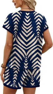 Ensemble 2 pièces pour femmes, short à imprimé géométrique, col rond, manches courtes, coupe ample, tenue d'été décontractée avec poche, longueur au-dessus du genou - Product Image 5