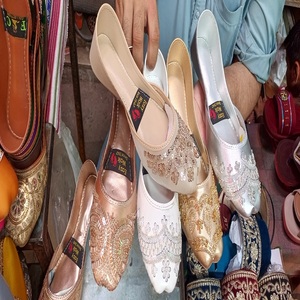 Elegantes Zapatos Khussa para Mujer, Estilo Casual con Tacón Plano, Multicolor, Estilo Indio-Pakistaní, para Usar en Todas las Estaciones - Product Image 5